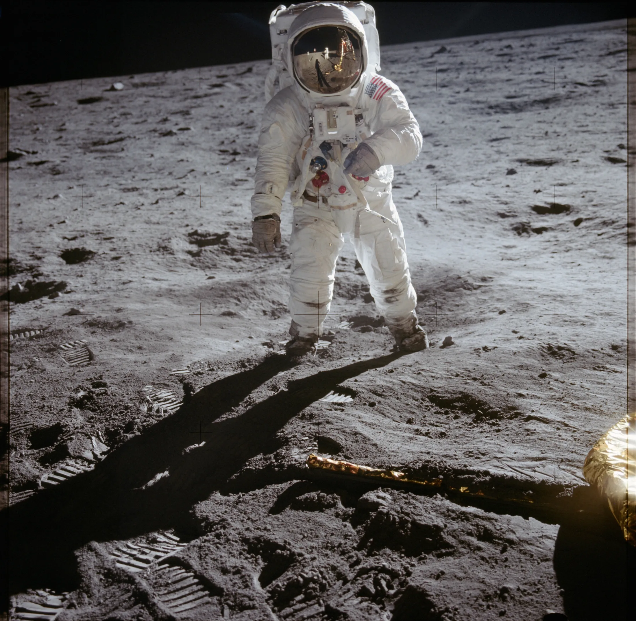 Astronauta na superfície da Lua